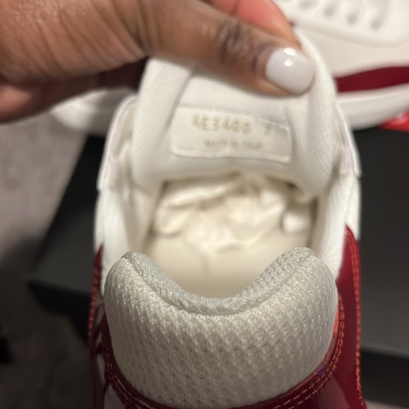 Beautiful flawless, cranberry prada - Picture 8 of 8